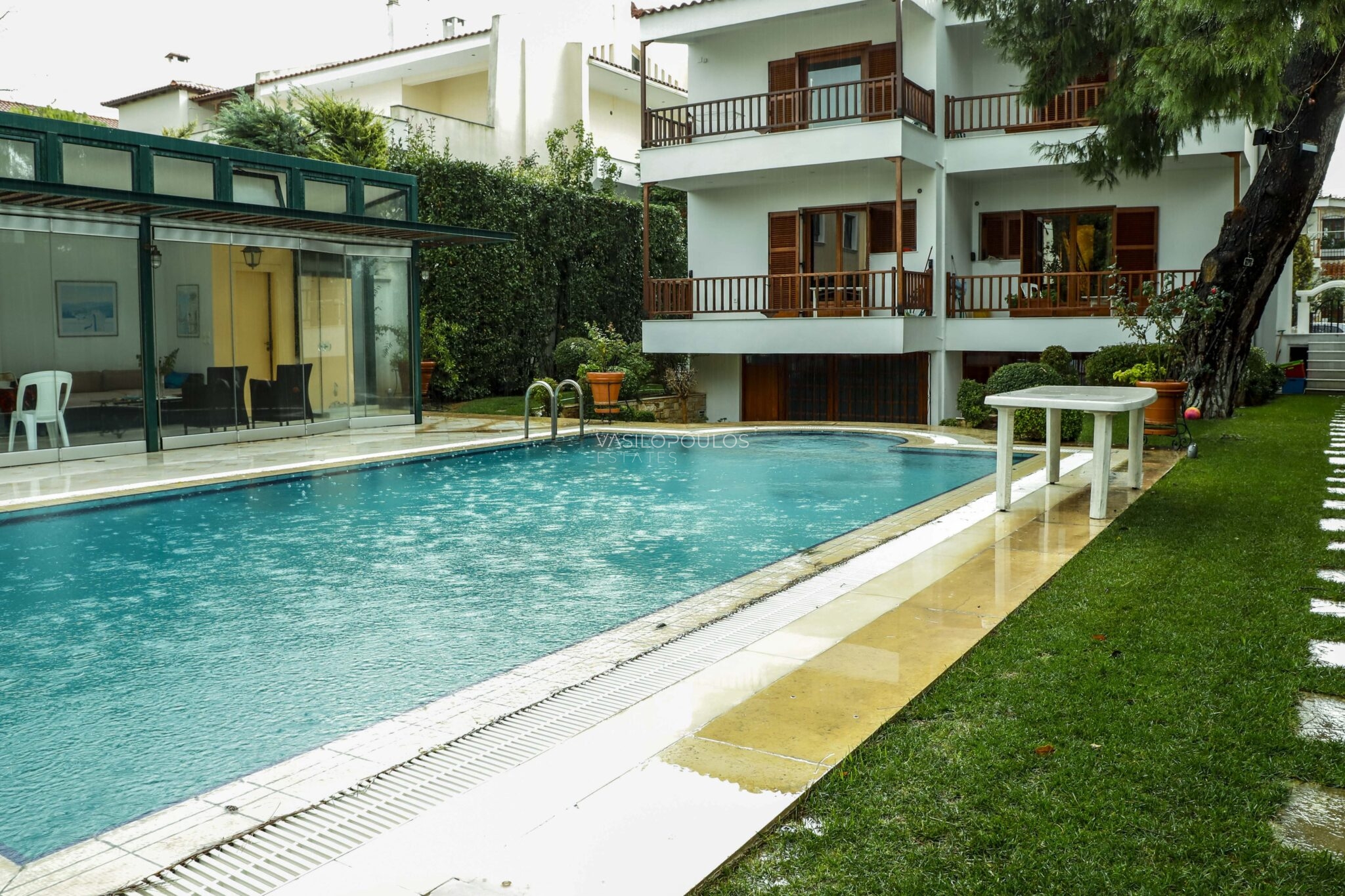 Κηφισιά Αδάμες, δύο μεζονέτες 184 τ.μ. έκαστη σε 3.000 τ.μ. οικόπεδο. thumbnail